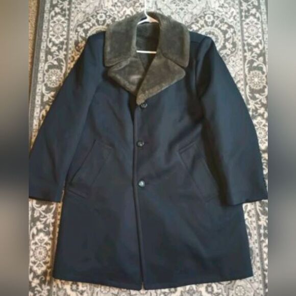 J C Penney The Mens Shop Faux Fur Lined Coat Size 42 L Heavy Vintage Navy Coat - Picture 1 of 9